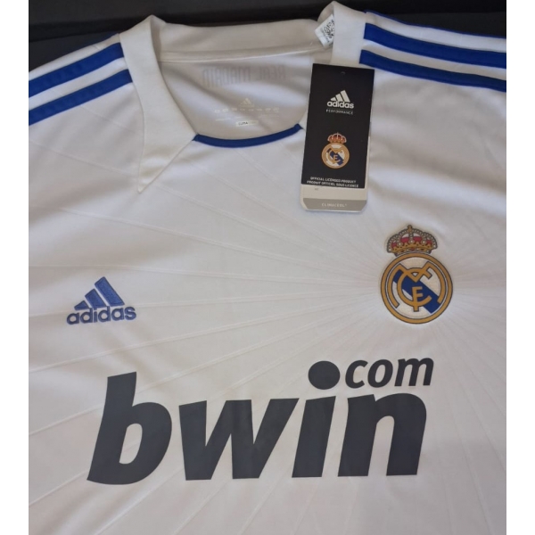 Camisa Real Madri 2010-2011 Exclusiva Champions League + Capa nylon + Cabide Adidas + patch da Liga dos Campeões da UEFA Cod.10777