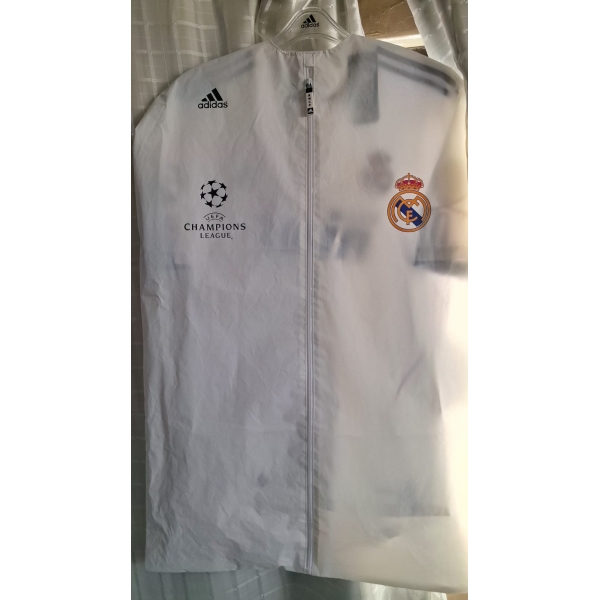 Camisa Real Madri 2010-2011 Exclusiva Champions League + Capa nylon + Cabide Adidas + patch da Liga dos Campeões da UEFA Cod.10777
