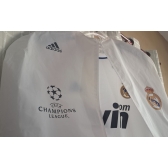 Camisa Real Madri 2010-2011 Exclusiva Champions League + Capa nylon + Cabide Adidas + patch da Liga dos Campeões da UEFA Cod.10777
