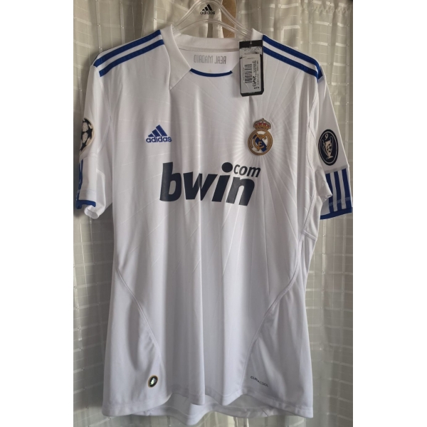 Camisa Real Madri 2010-2011 Exclusiva Champions League + Capa nylon + Cabide Adidas + patch da Liga dos Campeões da UEFA Cod.10777